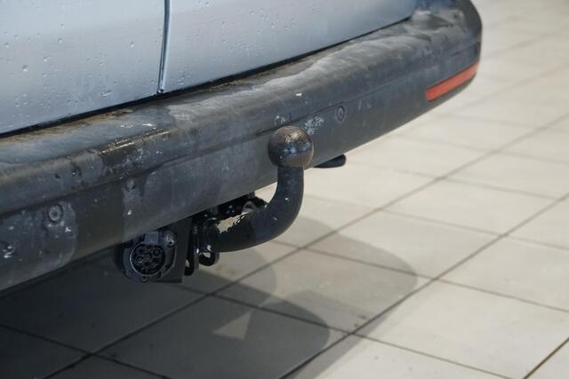 Volkswagen TRANSPORTER 2.0 TDI L2H1 Highline + NAVIGATIE / TREKHAAK