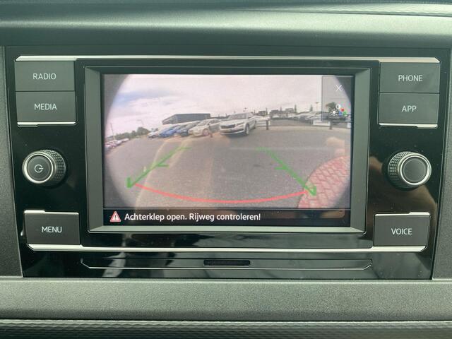 Volkswagen TRANSPORTER 2.0 TDI 110 pk L1H1 28 | Bijrijdersbank | Achterdeuren | A-Camera | Navi via App |