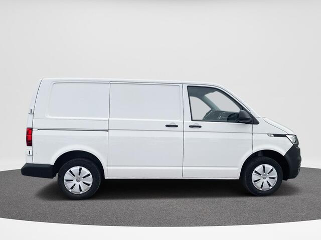 Volkswagen TRANSPORTER 2.0 TDI 110 pk L1H1 28 | Bijrijdersbank | Achterdeuren | A-Camera | Navi via App |