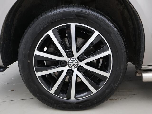 Volkswagen TRANSPORTER 2.0 TDI 150 PK L2H1 HIGHLINE + LED / ADAPTIVE CRUISE / 2500 KG TREKHAAK / APPLE CARPLAY