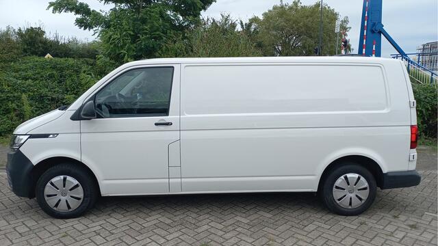 Volkswagen TRANSPORTER 6.1 - 2.0 TDI L2H1 28 Comfortline 150 pk - Navigatie / PDC / Trekhaak