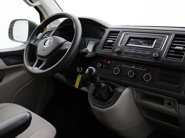 Volkswagen TRANSPORTER 2.0 TDI L2H1 DUBBEL CABINE EURO 6 + TREKHAAK / CRUISE CONTROL