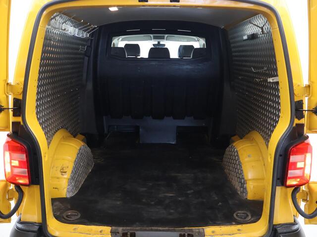 Volkswagen TRANSPORTER 2.0 TDI L2H1 DUBBEL CABINE EURO 6 + TREKHAAK / CRUISE CONTROL