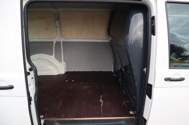 Volkswagen TRANSPORTER L1H1 26 2.0 TDI 84PK met Imperiaal,haak,airco