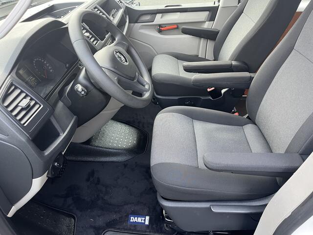 Volkswagen TRANSPORTER Kombi 8-persoons 2.0 TDI 150 pk DSG Automaat L1H1 BTW en BPM vrij Airco Cruise control Trekhaak PDC 1e eigenaar Euro 6 Combi Personenbus Passenger Groepsvervoer Taxi