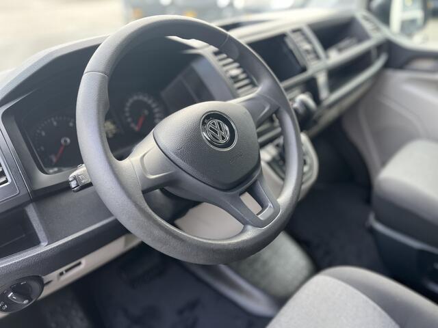 Volkswagen TRANSPORTER Kombi 8-persoons 2.0 TDI 150 pk DSG Automaat L1H1 BTW en BPM vrij Airco Cruise control Trekhaak PDC 1e eigenaar Euro 6 Combi Personenbus Passenger Groepsvervoer Taxi