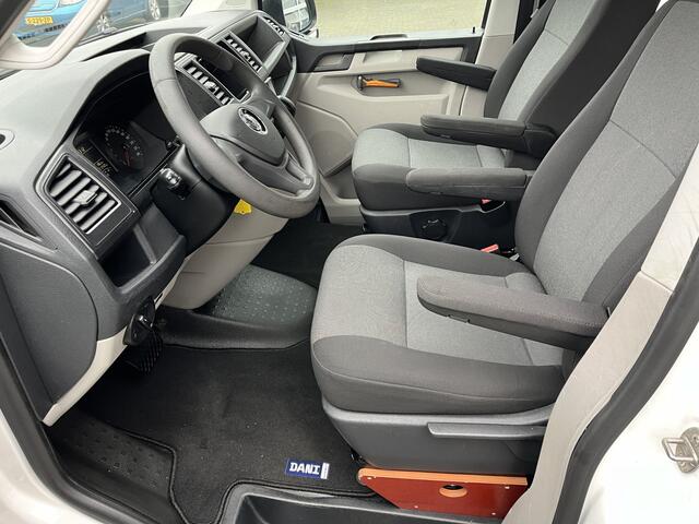 Volkswagen TRANSPORTER Kombi 8-persoons 2.0 TDI DSG Automaat L1H1 BTW en BPM vrij Airco Cruise control Trekhaak PDC 1e eigenaar Euro 6 Combi Personenbus Passenger Groepsvervoer Taxi
