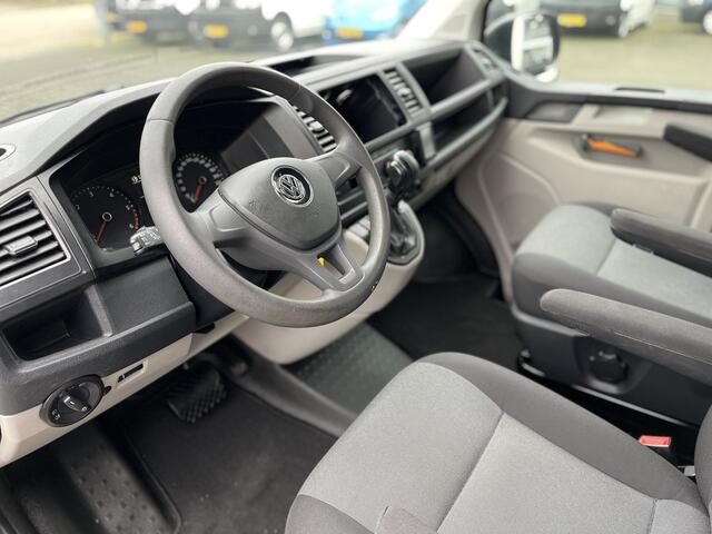 Volkswagen TRANSPORTER Kombi 8-persoons 2.0 TDI DSG Automaat L1H1 BTW en BPM vrij Airco Cruise control Trekhaak PDC 1e eigenaar Euro 6 Combi Personenbus Passenger Groepsvervoer Taxi