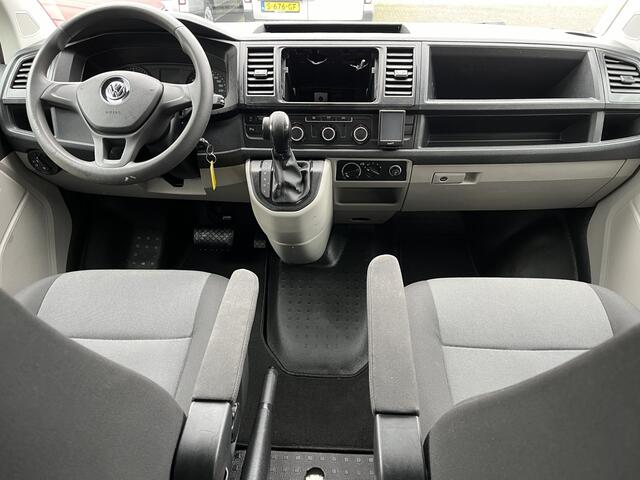 Volkswagen TRANSPORTER Kombi 8-persoons 2.0 TDI DSG Automaat L1H1 BTW en BPM vrij Airco Cruise control Trekhaak PDC 1e eigenaar Euro 6 Combi Personenbus Passenger Groepsvervoer Taxi