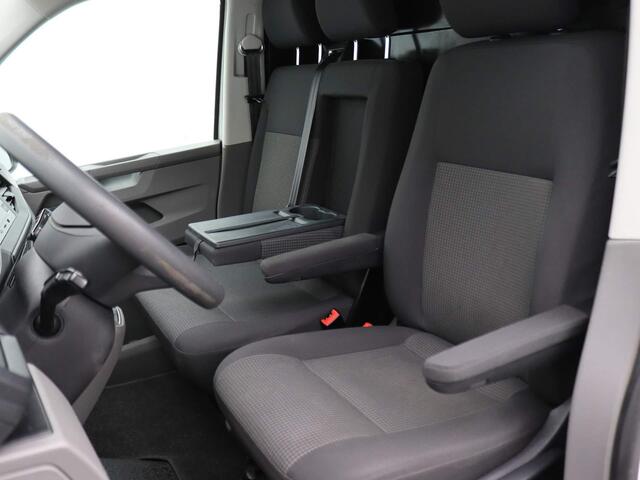 Volkswagen TRANSPORTER 2.0 TDI L2H1 28 Comfortline 150PK handgeschakeld Trekhaak, trekgewicht 2500KG, achteruitrijcamera, alarm, cruise control,