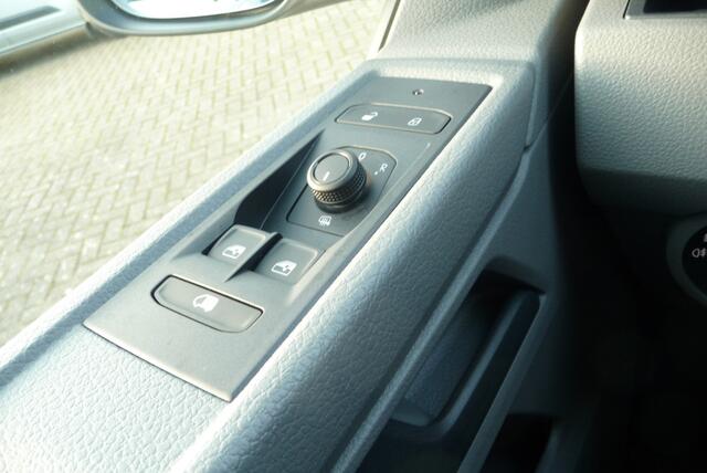 Volkswagen TRANSPORTER 2.0 TDI L2H1 28 Comfortline 150pk Automaat trekhaak