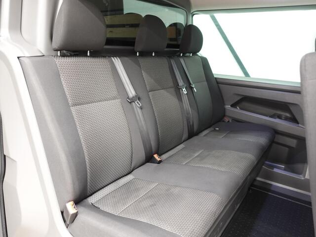 Volkswagen TRANSPORTER 2.0 TDI L2H1 28 Dubbele Cabine Highline Automaat Airco Cruise Control adaptief Parkeersensoren Trekhaak