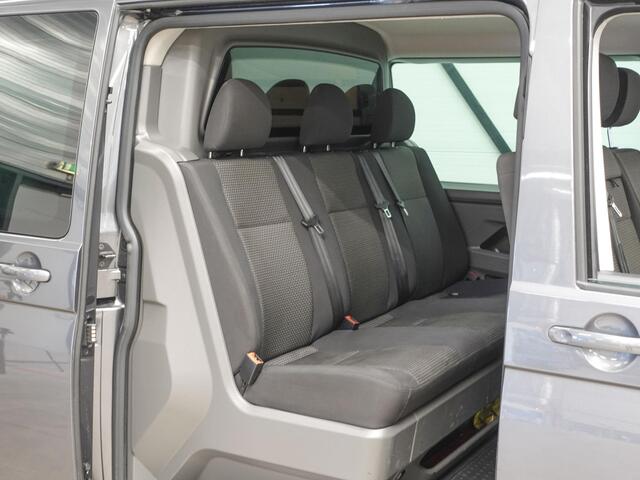Volkswagen TRANSPORTER 2.0 TDI L2H1 28 Dubbele Cabine Highline Automaat Airco Cruise Control adaptief Parkeersensoren Trekhaak