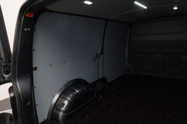 Volkswagen TRANSPORTER 2.0 TDI 110PK L2H1 28 Comfortline | 3-zits | Parkeersensoren achter | Apple Carplay / Android Auto | Cruise | Airco