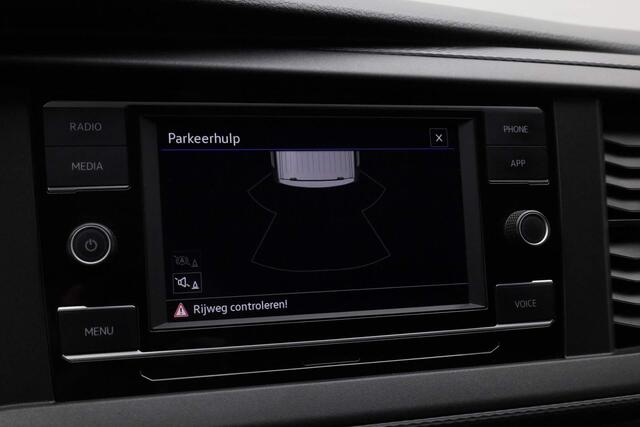 Volkswagen TRANSPORTER 2.0 TDI 110PK L2H1 28 Comfortline | 3-zits | Parkeersensoren achter | Apple Carplay / Android Auto | Cruise | Airco