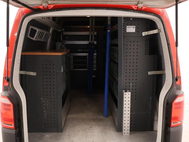 Volkswagen TRANSPORTER 2.0 TSI 150 PK BENZINE L2H2 + 2500 KG TREKHAAK | 2 SCHUIFDEUREN | NAVIGATIE | CAMERA