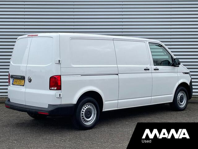 Volkswagen TRANSPORTER 2.0 TDI L2H1 28 110PK Sensoren Airco Navi Cruise Car-Play