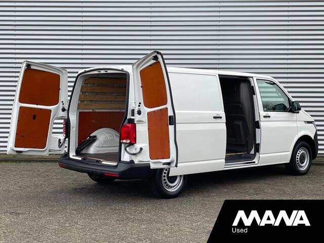 Volkswagen TRANSPORTER 2.0 TDI L2H1 28 110PK Sensoren Airco Navi Cruise Car-Play