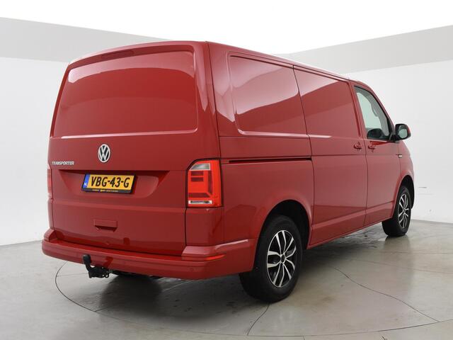 Volkswagen TRANSPORTER 2.0 TDI HIGHLINE + APPLE CARPLAY | TREKHAAK | DAB | NAVIGATIE