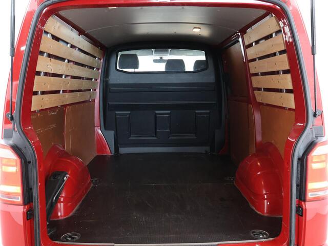 Volkswagen TRANSPORTER 2.0 TDI HIGHLINE + APPLE CARPLAY | TREKHAAK | DAB | NAVIGATIE