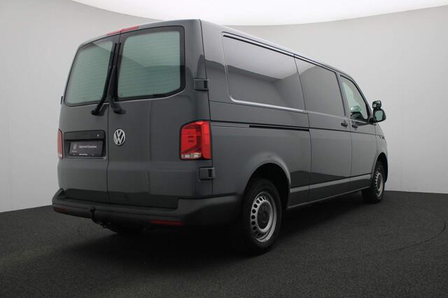 Volkswagen TRANSPORTER 2.0 TDI 110PK L2H1 28 | Trekhaak | 3-zits | Parkeersensoren achter | Apple Carplay / Android Auto | Cruise