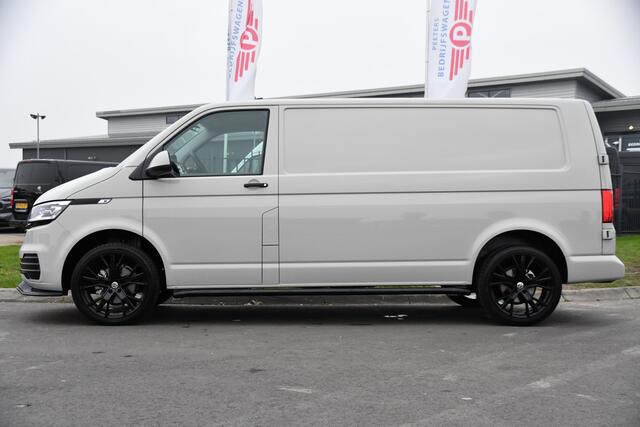 Volkswagen TRANSPORTER 2.0 TDI L2H1 30 Bulli Edition Camera, Cruise, Carplay, LED, Automaat, Sensoren, Multimedia, UNIEK!