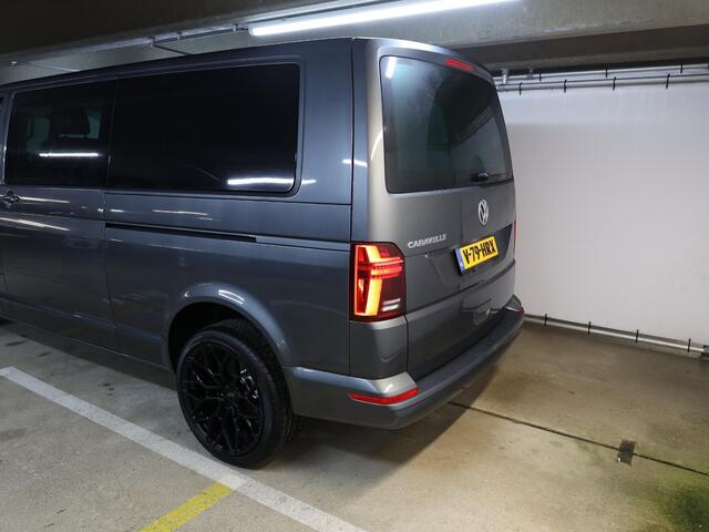 Volkswagen TRANSPORTER 2.0 TDI L2H1 32 DC Bulli 204PK DSG (Automaat) | Luxe Caravelle uitvoering | 2 schuifdeuren | Digitale cockpit | 20 "LM velgen | Automatische airco |