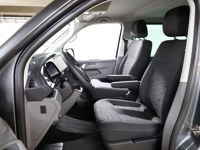 Volkswagen TRANSPORTER 2.0 TDI L2H1 32 DC Bulli 204PK DSG (Automaat) | Luxe Caravelle uitvoering | 2 schuifdeuren | Digitale cockpit | 20 "LM velgen | Automatische airco |