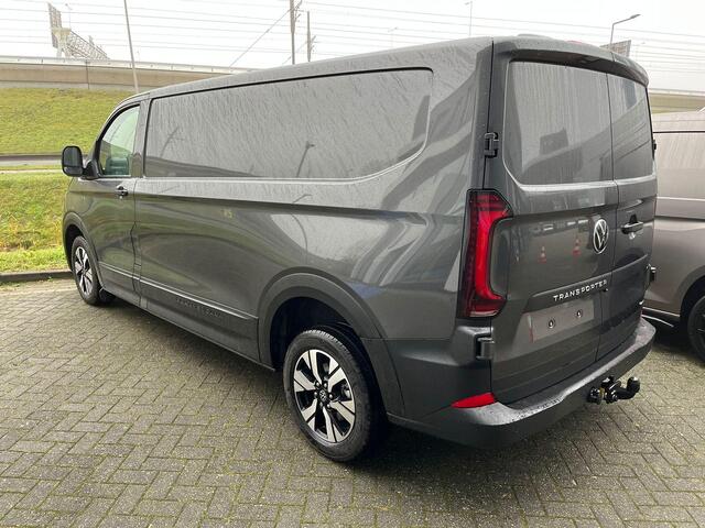 Volkswagen TRANSPORTER Bedrijfswagens PanAmericana 2.0 TDI L2H1 30 4MOTION 170 pk | Achteruitrijcamera | Bestuurdersassistentiepakket Plus | Noodremassistent met voetgangers- en fietserherkenning, uitwijkondersteuning en bij tegemoetkomend verkeer tijdens het afslaan |