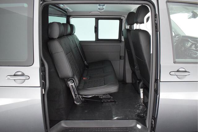 Volkswagen TRANSPORTER Caravelle 2.0 TDI 204pk DSG L2H1 32 DC 2x Schuifdeur Leder Stoelverwarming Virtual Cockpit Navigatie Camera