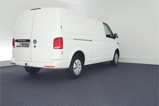 Volkswagen TRANSPORTER 2.0 TDI 150pk DSG L2H1 30 Highline LED Trekhaak Camera Standkachel Navigatie Stoelverwarming