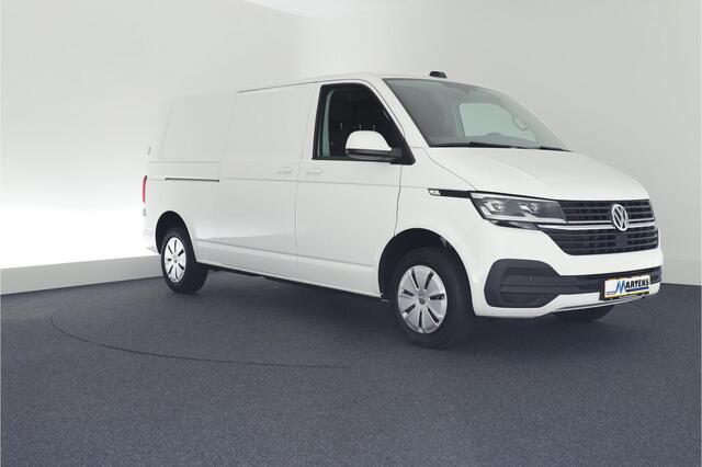 Volkswagen TRANSPORTER 2.0 TDI 150pk DSG L2H1 30 Highline LED Trekhaak Camera Standkachel Navigatie Stoelverwarming