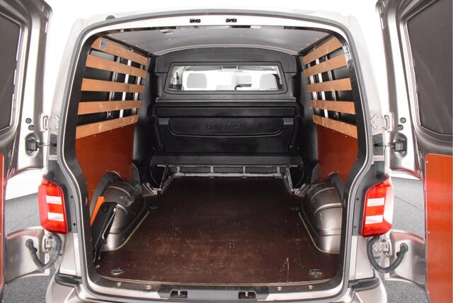 Volkswagen TRANSPORTER 2.0 TDI 102pk L2H1 DC Comfortline 6Pers. Trekhaak Cruise Control