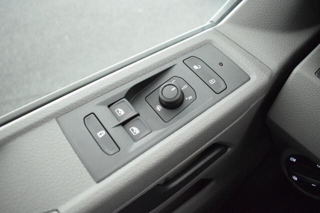 Volkswagen TRANSPORTER 2.0 TDI 150pk H6 L2H1 DC Comfortline Camera Cruise Control App-Connect