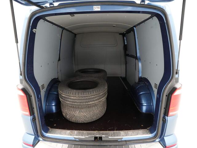Volkswagen TRANSPORTER 2.0 TDI 204pk DSG L1H1 Highline Navigatie Trekhaak Camera Led