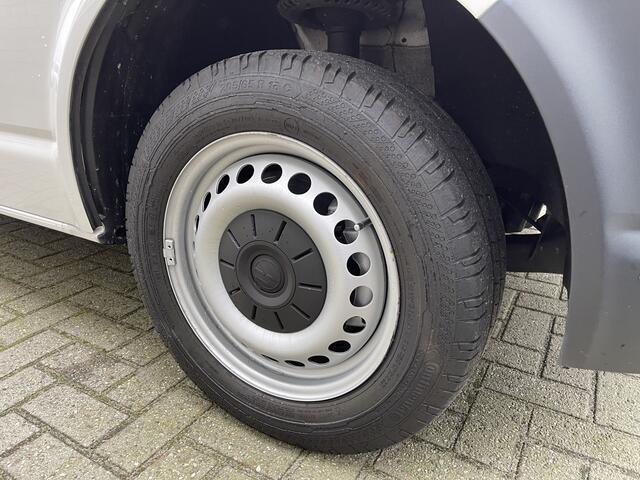 Volkswagen TRANSPORTER 2.0 TDI L1H1 Comfortline / vaste prijs rijklaar ¤ 17.950 ex btw / Bott ingerichte laadruimte / lease vanaf ¤ / airco / cruise / imperial / euro 6 diesel / trekhaak !