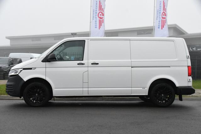 Volkswagen TRANSPORTER 2.0 TDI L2H1 30 PB Edition Cruise, Carplay, 150PK, Automaat, Sensoren, LED, PDC, 2 x Schuifdeur, Trekhaak, UNIEK!