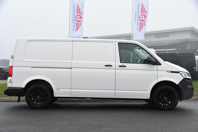 Volkswagen TRANSPORTER 2.0 TDI L2H1 30 PB Edition Cruise, Carplay, 150PK, Automaat, Sensoren, LED, PDC, 2 x Schuifdeur, Trekhaak, UNIEK!