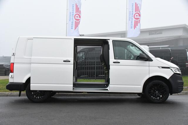Volkswagen TRANSPORTER 2.0 TDI L2H1 30 PB Edition Cruise, Carplay, 150PK, Automaat, Sensoren, LED, PDC, 2 x Schuifdeur, Trekhaak, UNIEK!
