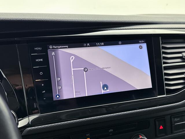 Volkswagen TRANSPORTER 2.0 TDI L2H1 Bulli 199PK 28 4Motion Virtual-cockpit Trekhaak Navigatie Achteruitrijcamera Betimmering Cruise Control
