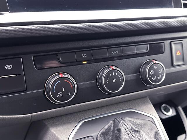 Volkswagen TRANSPORTER 2.0 TDI L2H1 Bulli 199PK 28 4Motion Virtual-cockpit Trekhaak Navigatie Achteruitrijcamera Betimmering Cruise Control