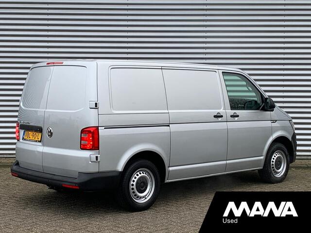 Volkswagen TRANSPORTER 2.0TDI L1H1 150pk Automaat Highline Leder Airco Sensoren Cruise CarPlay Navi Sortimo-Inrichting Verwarmde-Voorruit