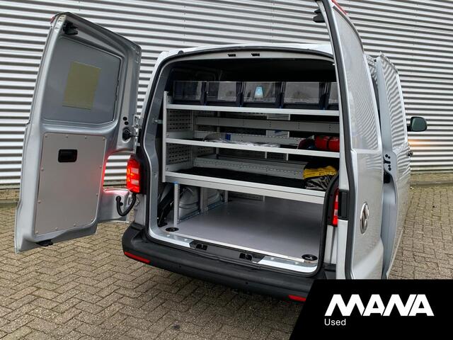 Volkswagen TRANSPORTER 2.0TDI L1H1 150pk Automaat Highline Leder Airco Sensoren Cruise CarPlay Navi Sortimo-Inrichting Verwarmde-Voorruit