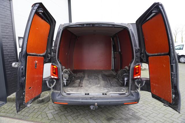 Volkswagen TRANSPORTER 2.0 TDI 150PK L2 EURO 6 - Airco - Cruise - PDC - ¤ 18.900,- Excl.