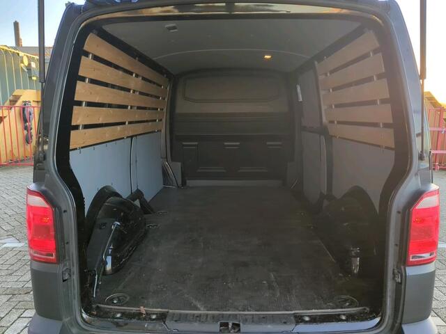 Volkswagen TRANSPORTER 2.0 TDI L2H1 Comfortline 102 pk / PDC