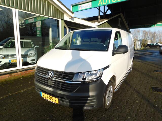 Volkswagen TRANSPORTER 2.0TDI L2H1 110PK! All-in Prijs! Trekhaak! Carplay