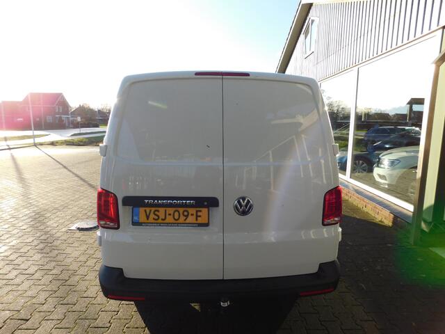 Volkswagen TRANSPORTER 2.0TDI L2H1 110PK! All-in Prijs! Trekhaak! Carplay