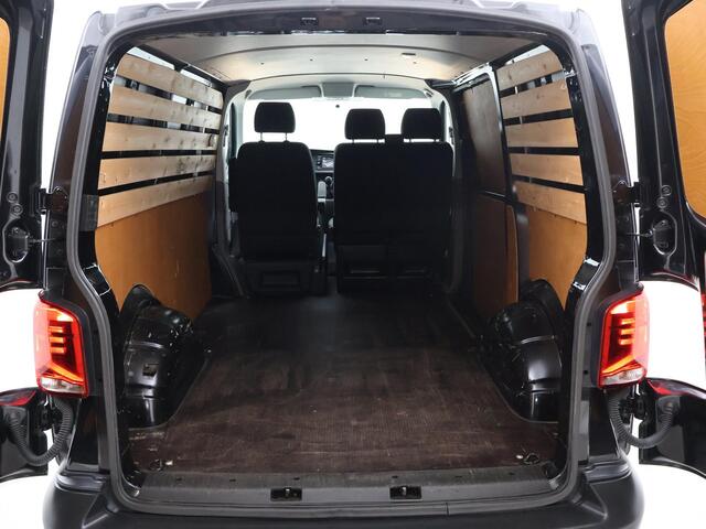 Volkswagen TRANSPORTER T6.1 2.0 TDI L1H1 DEEP BLACK PEARL + APPLE CARPLAY | TREKHAAK