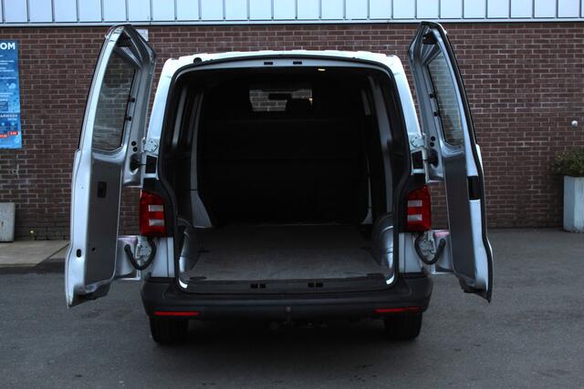 Volkswagen TRANSPORTER 2.0 TDI 140PK L2H2 |TREKHAAK|AIRCO|ACHTERDEUREN