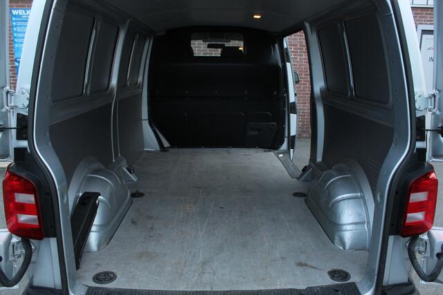 Volkswagen TRANSPORTER 2.0 TDI 140PK L2H2 |TREKHAAK|AIRCO|ACHTERDEUREN